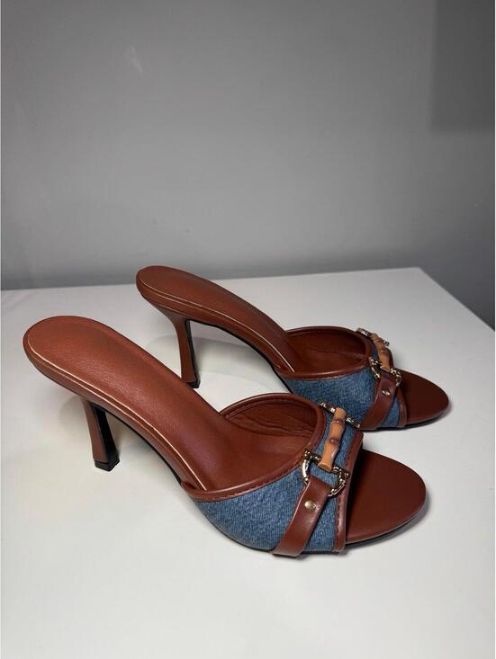 Shoes - Brown heels